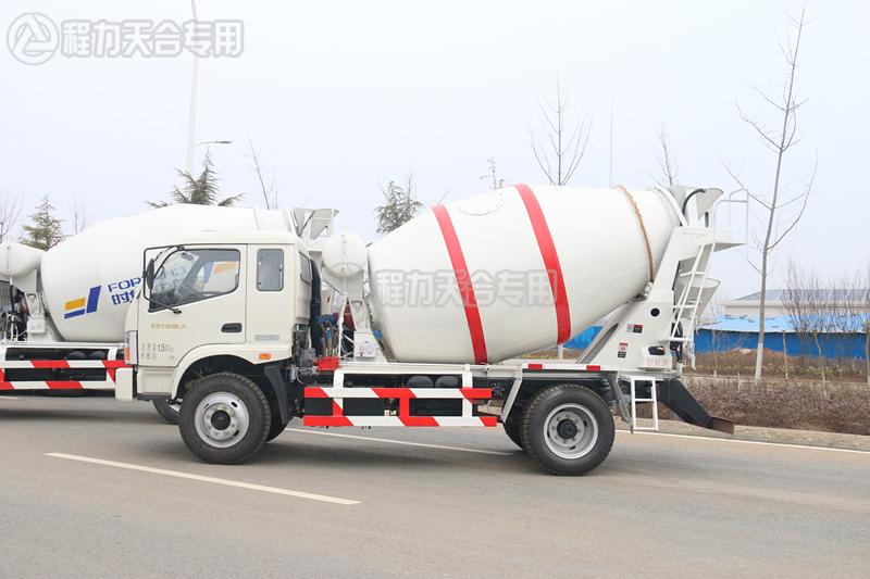 福田3方攪拌車(chē)