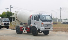 南駿3方攪拌車(chē)