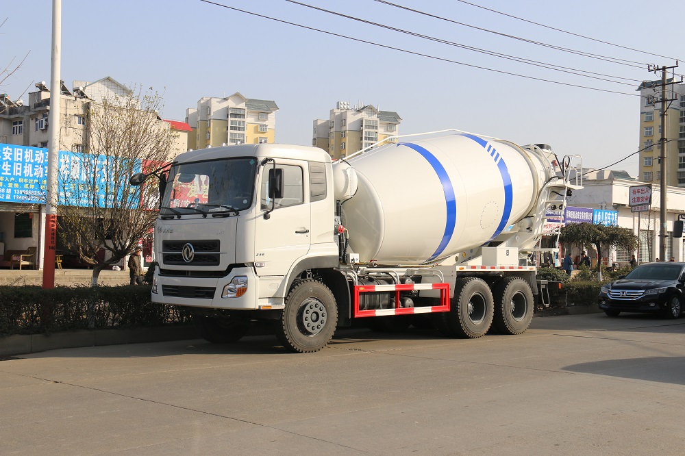 小型攪拌車(chē)