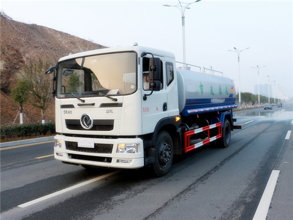 程力灑水車(chē)圖片實(shí)拍